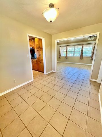 1340 N US Hwy 281, Hamilton, TX 76531