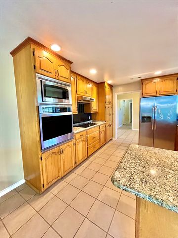 1340 N US Hwy 281, Hamilton, TX 76531