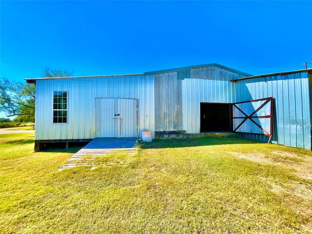 1340 N US Hwy 281, Hamilton, TX 76531
