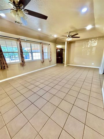 1340 N US Hwy 281, Hamilton, TX 76531