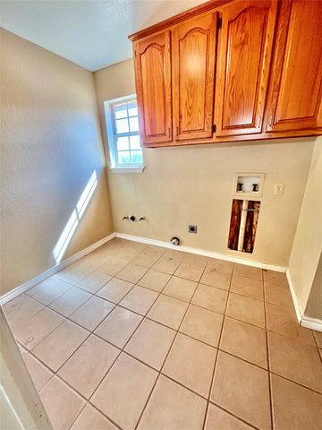 1340 N US Hwy 281, Hamilton, TX 76531