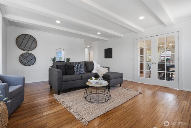 1601 NE Sarai Court, Bremerton, WA 98310