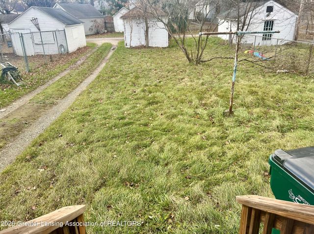 1724 Maplewood Avenue, Lansing, MI 48910