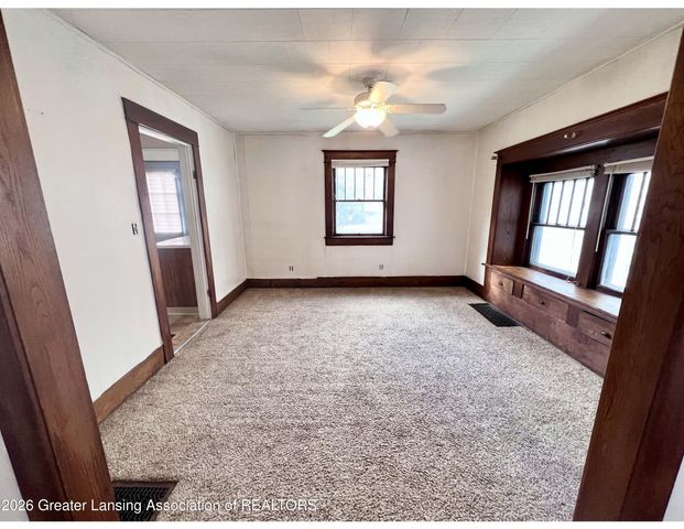 1724 Maplewood Avenue, Lansing, MI 48910