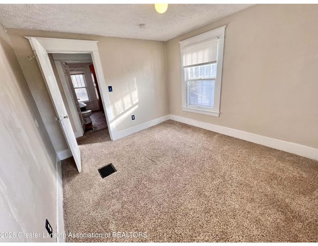 1724 Maplewood Avenue, Lansing, MI 48910