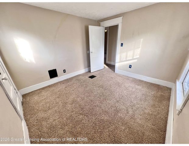 1724 Maplewood Avenue, Lansing, MI 48910