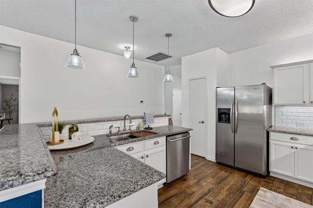 305 Cobblestone Drive, Wylie, TX 75098