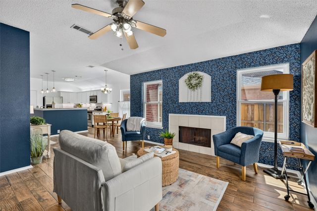 305 Cobblestone Drive, Wylie, TX 75098