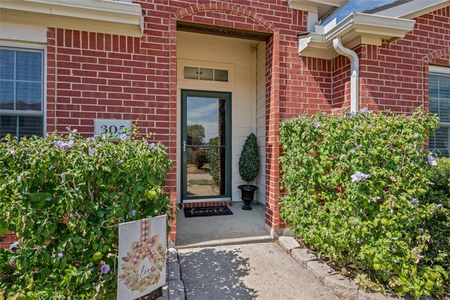 305 Cobblestone Drive, Wylie, TX 75098