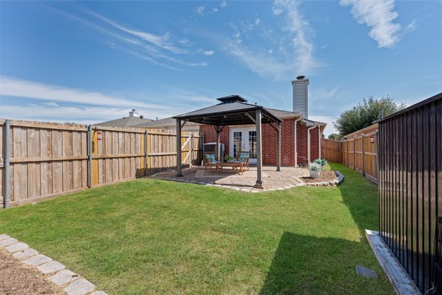 305 Cobblestone Drive, Wylie, TX 75098