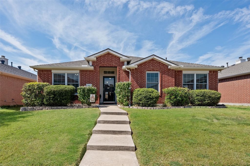 305 Cobblestone Drive, Wylie, TX 75098