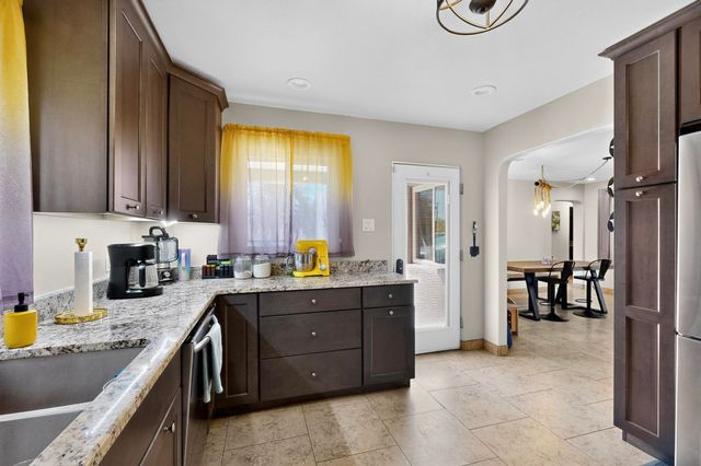 534 Muscatel Avenue NE, Albuquerque, NM 87107