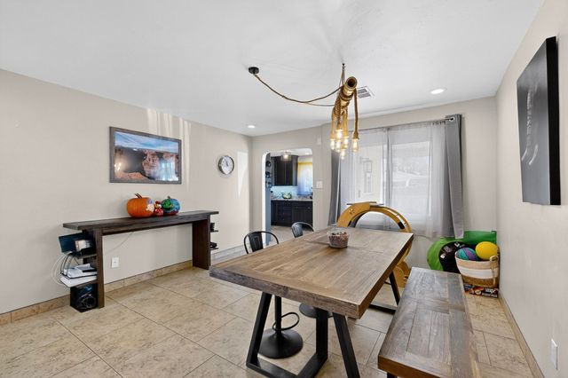 534 Muscatel Avenue NE, Albuquerque, NM 87107