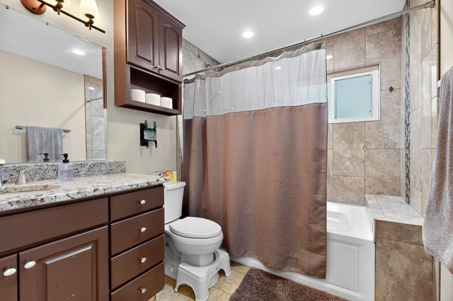 534 Muscatel Avenue NE, Albuquerque, NM 87107