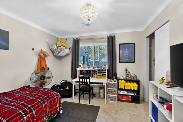 534 Muscatel Avenue NE, Albuquerque, NM 87107