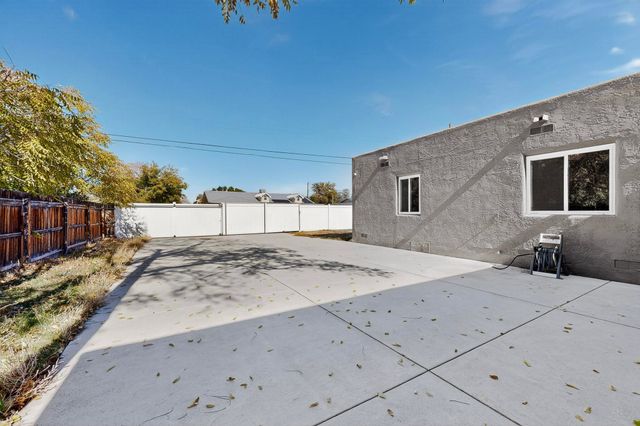 534 Muscatel Avenue NE, Albuquerque, NM 87107