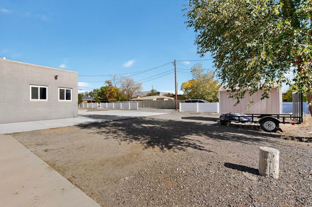 534 Muscatel Avenue NE, Albuquerque, NM 87107