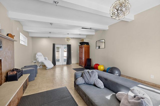 534 Muscatel Avenue NE, Albuquerque, NM 87107