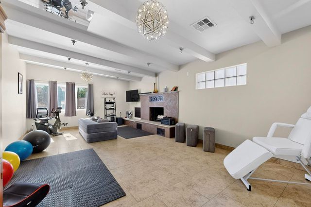 534 Muscatel Avenue NE, Albuquerque, NM 87107