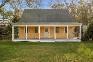 116 Franklin Ter, Tisbury, MA 02568