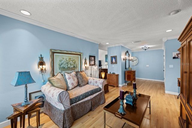 3303 EL AMADOR COURT, Tampa, FL 33614
