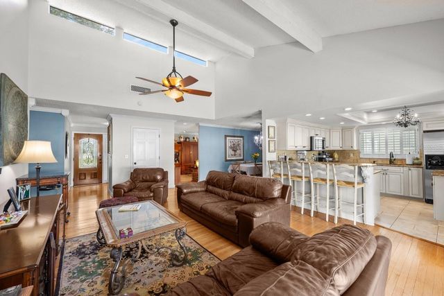 3303 EL AMADOR COURT, Tampa, FL 33614