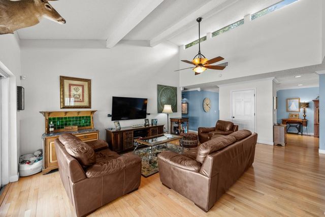 3303 EL AMADOR COURT, Tampa, FL 33614