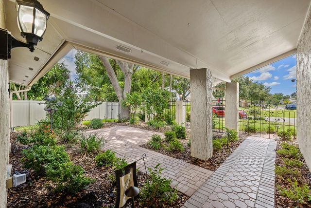 3303 EL AMADOR COURT, Tampa, FL 33614