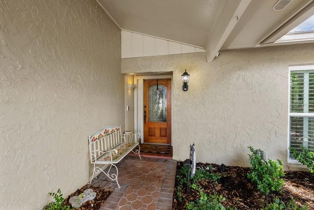 3303 EL AMADOR COURT, Tampa, FL 33614