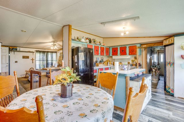 1100 Knob Road, Springtown, TX 76082