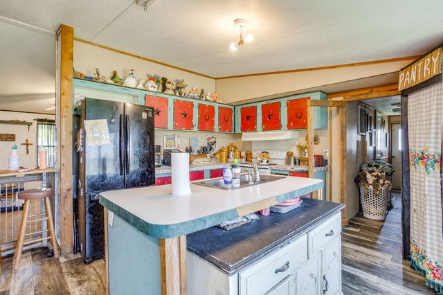 1100 Knob Road, Springtown, TX 76082