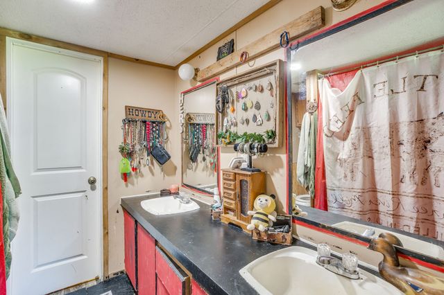 1100 Knob Road, Springtown, TX 76082