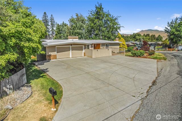 1840 Country Club Drive, East Wenatchee, WA 98802