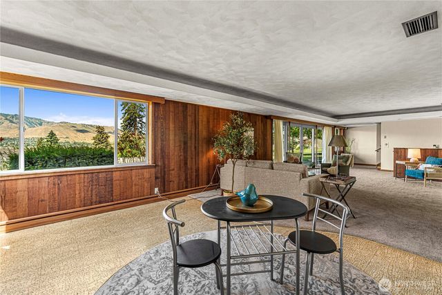 1840 Country Club Drive, East Wenatchee, WA 98802