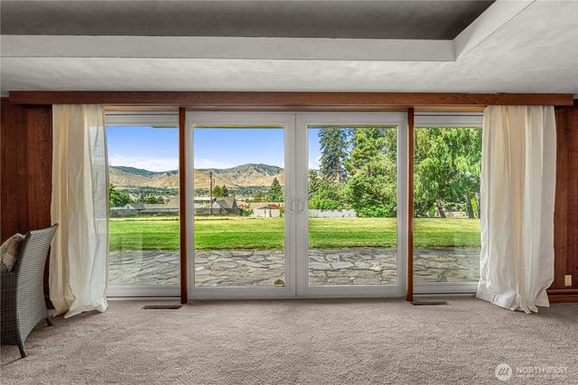 1840 Country Club Drive, East Wenatchee, WA 98802