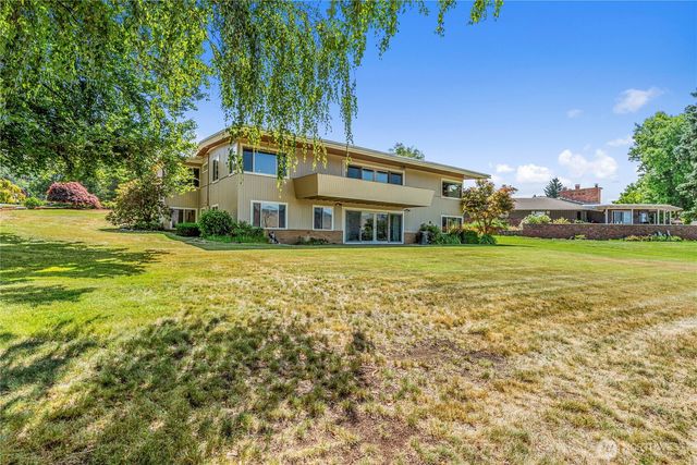 1840 Country Club Drive, East Wenatchee, WA 98802