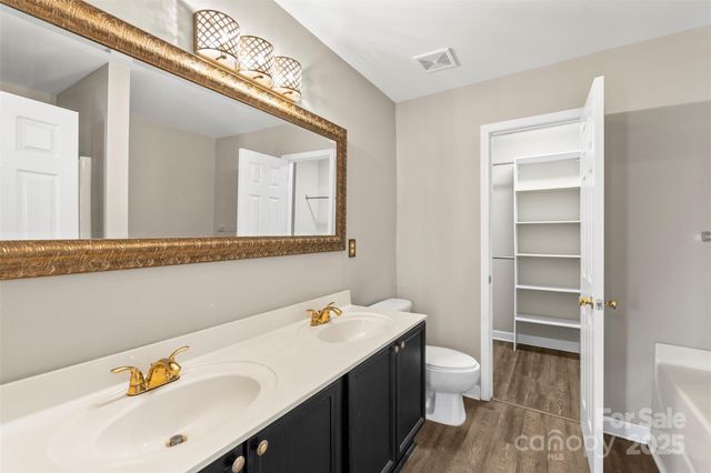 5450 Franklin Springs Circle, Charlotte, NC 28217