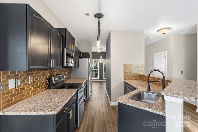 5450 Franklin Springs Circle, Charlotte, NC 28217