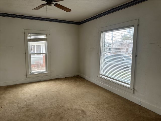 325 W 8th Street S, Newton, IA 50208