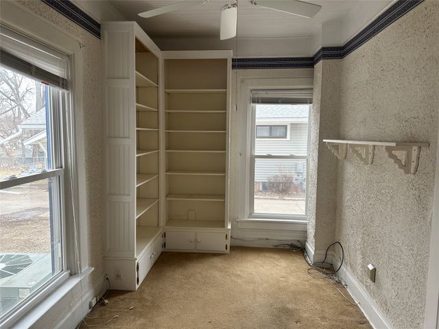 325 W 8th Street S, Newton, IA 50208