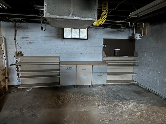 325 W 8th Street S, Newton, IA 50208