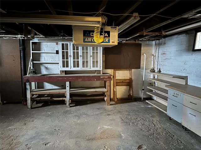 325 W 8th Street S, Newton, IA 50208