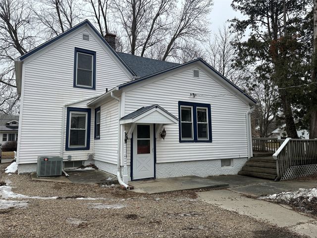 325 W 8th Street S, Newton, IA 50208