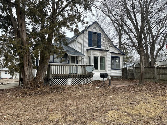 325 W 8th Street S, Newton, IA 50208