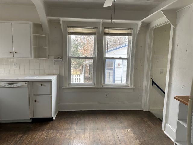 325 W 8th Street S, Newton, IA 50208