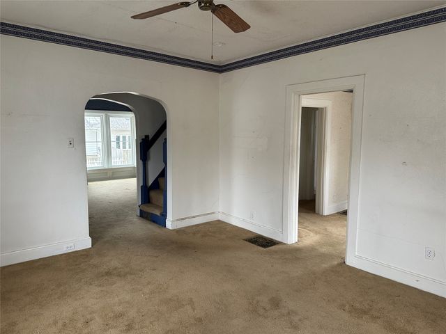 325 W 8th Street S, Newton, IA 50208