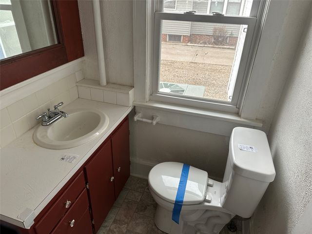 325 W 8th Street S, Newton, IA 50208