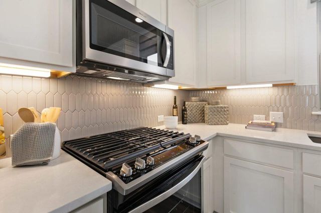 16703 Radiant DR, Manor, TX 78653