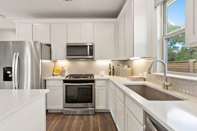 16703 Radiant DR, Manor, TX 78653