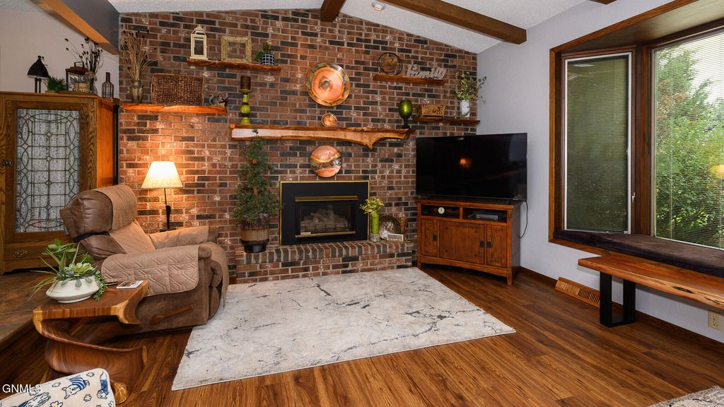 4101 W Heart Road, Bismarck, ND 58504 photo 4